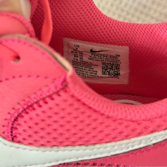 Nike Air Max Excee Hyper Pink Womens Size 7 - Picture 8 of 8